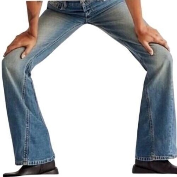 NWOT Free People We the Free Serafin Mid-Rise Slim Bootcut Jeans Size 26 - Picture 3 of 10